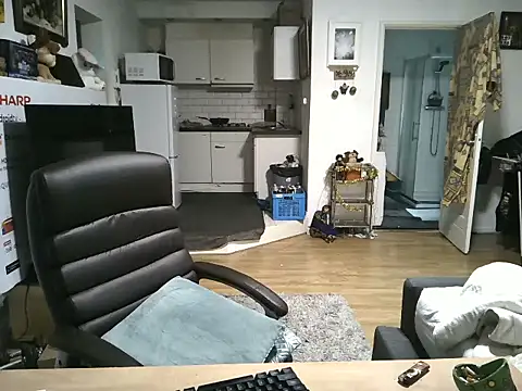 Snapshot of mihaimichael chatting on November 27, 2025, 2:30 pm mihaimichael online show from November 27, 2025, 2:30 pm