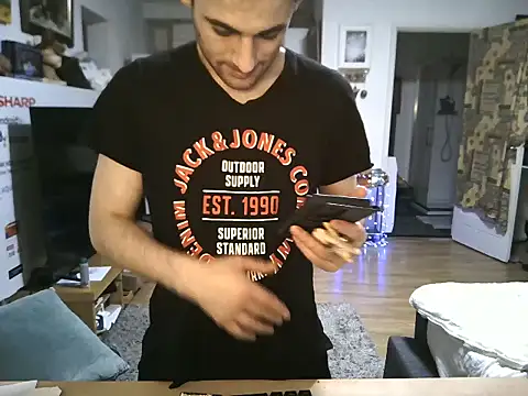 Snapshot of mihaimichael chatting on November 28, 2025, 2:36 am mihaimichael online show from November 28, 2025, 2:36 am