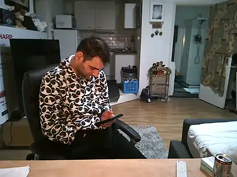 Snapshot of mihaimichael chatting on November 28, 2025, 2:42 pm mihaimichael online show from November 28, 2025, 2:42 pm