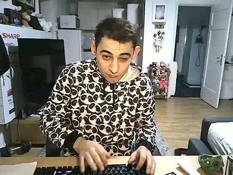 Snapshot of mihaimichael chatting on November 29, 2025, 3:15 pm mihaimichael online show from November 29, 2025, 3:15 pm