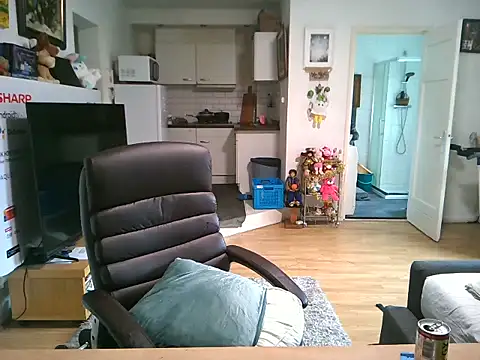 Snapshot of mihaimichael chatting on December 1, 2025, 11:59 am mihaimichael online show from December 1, 2025, 11:59 am