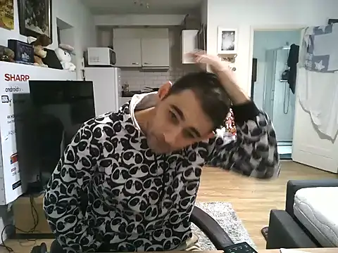 Snapshot of mihaimichael chatting on December 3, 2025, 1:31 pm mihaimichael online show from December 3, 2025, 1:31 pm