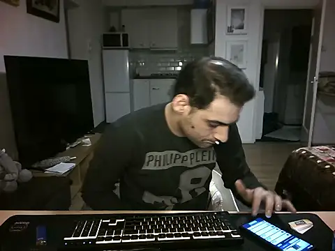 mihaimichael online show from April 11, 2026, 12:37 am