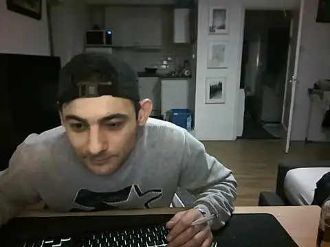 mihaimichael online show from April 30, 2026, 8:57 pm