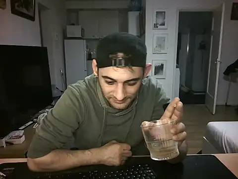 Snapshot of mihaimichael chatting on June 11, 2026, 2:53 am mihaimichael online show from June 11, 2026, 2:53 am