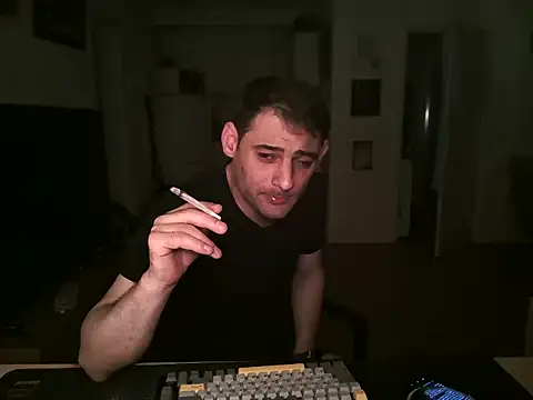 Snapshot of mihaimichael chatting on July 11, 2026, 2:47 am mihaimichael online show from July 11, 2026, 2:47 am