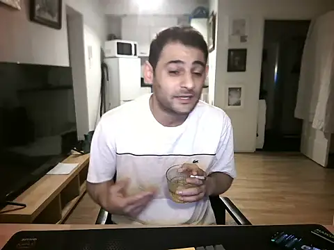 Snapshot of mihaimichael chatting on July 16, 2026, 9:54 pm mihaimichael online show from July 16, 2026, 9:54 pm