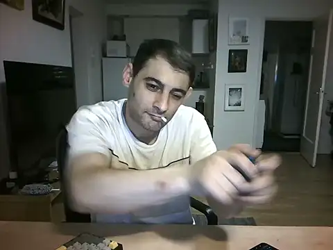 Snapshot of mihaimichael chatting on July 27, 2026, 10:06 pm mihaimichael online show from July 27, 2026, 10:06 pm