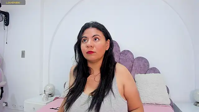 Miah BigBoobs online show from February 19, 2025, 1:06 pm