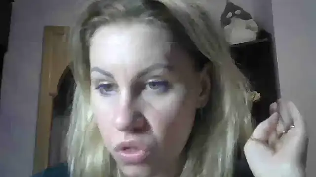 TherestlessKitty online show from February 3, 2025, 8:13 am