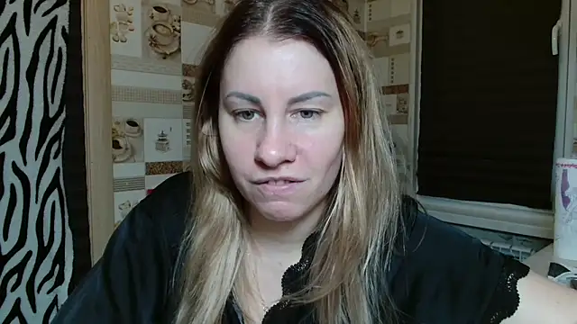 TherestlessKitty online show from April 13, 2026, 10:15 pm