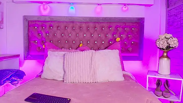 Tayzon Foxxx online show from February 24, 2026, 12:58 pm