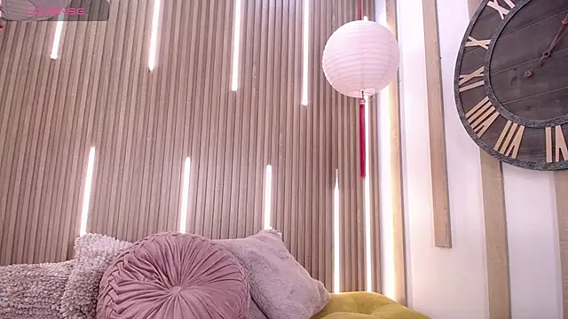 Tayzon Foxxx online show from April 24, 2026, 8:33 pm