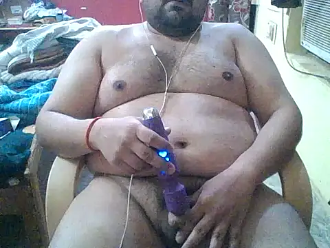 Snapshot of ARYANAVAILABLE chatting on May 18, 2026, 11:43 pm ARYANAVAILABLE online show from May 18, 2026, 11:43 pm
