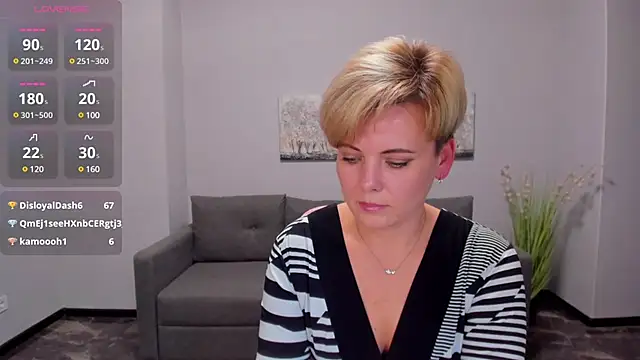 Julia Wilsone online show from December 11, 2024, 5:37 pm