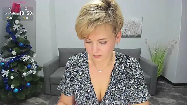 Julia Wilsone online show from December 22, 2024, 12:49 pm