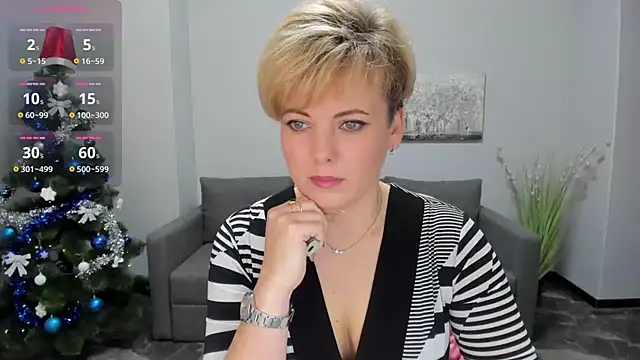 Julia Wilsone online show from December 23, 2024, 7:06 am