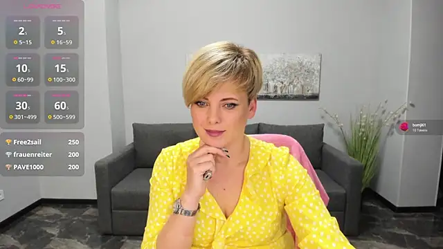 Julia Wilsone online show from January 18, 2025, 3:59 pm