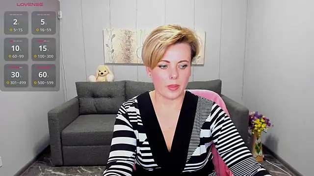 Julia Wilsone online show from January 27, 2025, 1:09 pm