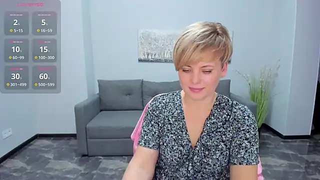 Julia Wilsone online show from February 5, 2025, 3:52 pm