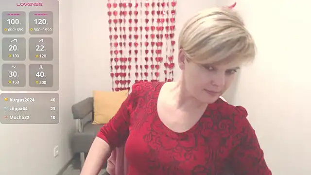 Julia Wilsone online show from February 10, 2025, 4:14 pm