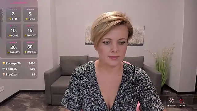 Julia Wilsone online show from February 11, 2025, 4:46 pm