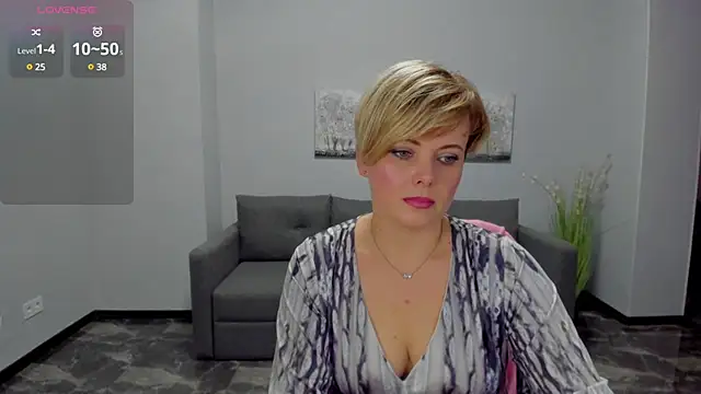 Julia Wilsone online show from February 21, 2025, 12:50 pm