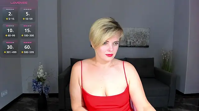 Julia Wilsone online show from September 23, 2025, 12:19 pm