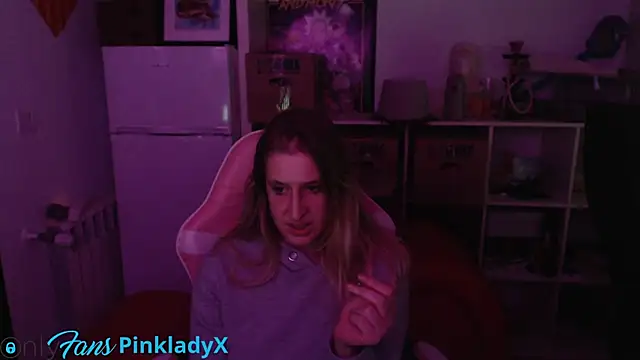 Pinkyladyxxx online show from January 10, 2025, 7:32 pm