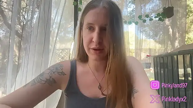 Pinkyladyxxx online show from May 19, 2026, 9:59 am