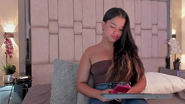 Marilyn-Cooper online show from March 5, 2025, 7:49 am