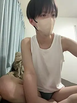 yuuuuma578 online show from May 13, 2026, 2:58 pm