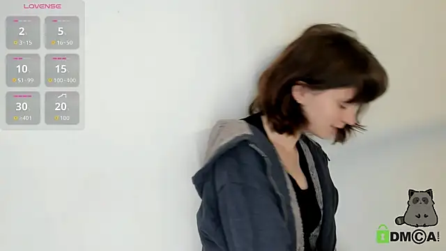 Alina Mills online show from September 28, 2025, 9:47 am