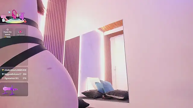 juicy led  online show from February 22, 2025, 8:31 pm