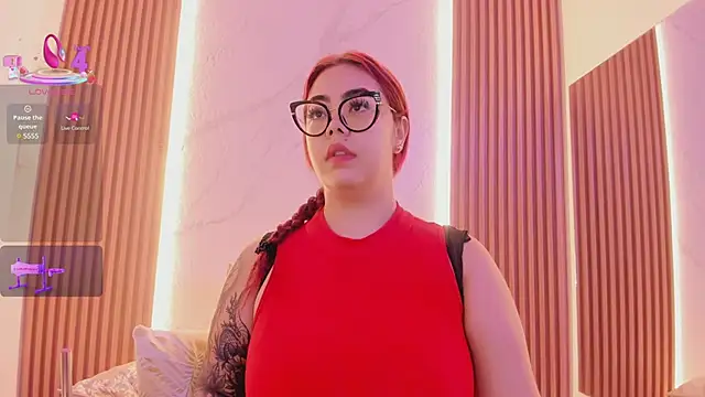 juicy led  online show from February 25, 2025, 11:30 am