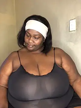 Snapshot of bustytitsxxx chatting on April 24, 2026, 5:43 am bustytitsxxx online show from April 24, 2026, 5:43 am