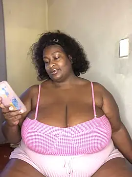 Snapshot of bustytitsxxx chatting on May 4, 2026, 5:58 am bustytitsxxx online show from May 4, 2026, 5:58 am