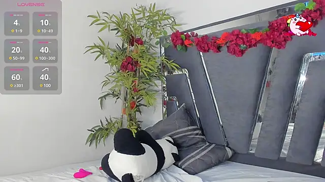 Black Rose2 online show from March 21, 2025, 5:45 pm