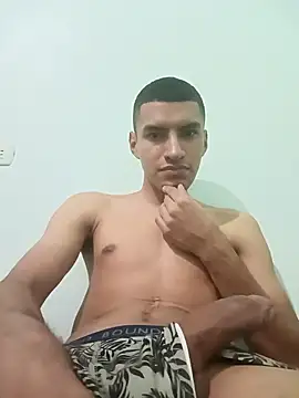 Rogersmit2 online show from December 21, 2024, 5:29 pm