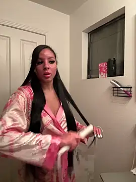 thatonelightskinn online show from March 14, 2025, 3:48 am