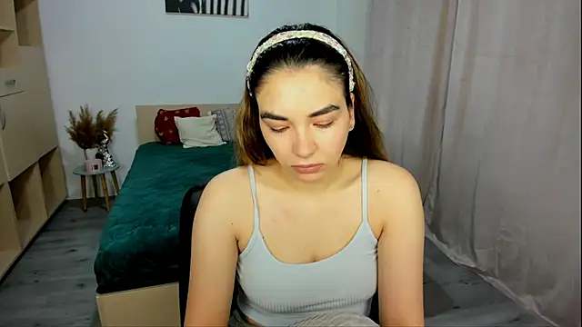 Alexa Dolly12 online show from December 3, 2025, 6:32 am