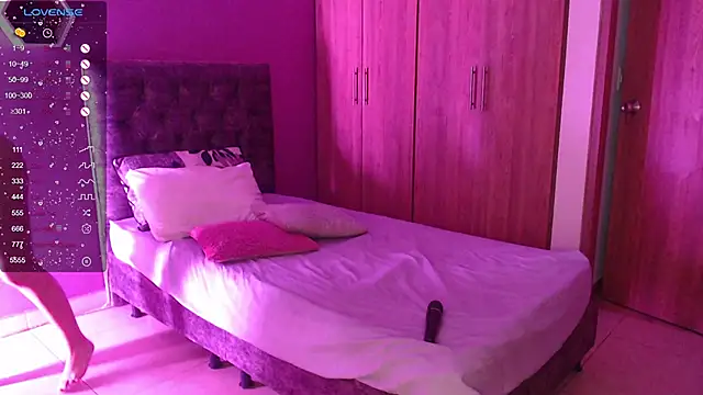 Medelynevans1 online show from December 16, 2024, 10:24 pm