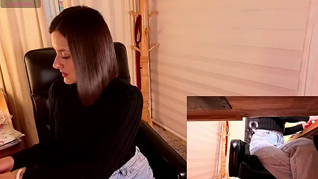 Alice milf  online show from November 10, 2025, 10:58 am