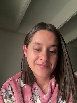 Snapshot of Alice_milf_ chatting on April 30, 2026, 3:51 pm Alice milf online show from April 30, 2026, 3:51 pm