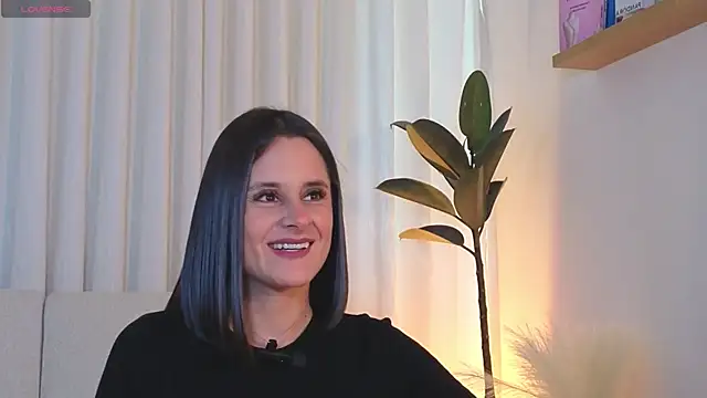 Snapshot of Alice_milf_ chatting on July 3, 2026, 1:17 pm Alice milf online show from July 3, 2026, 1:17 pm