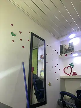  luna torres online show from April 28, 2026, 12:21 pm