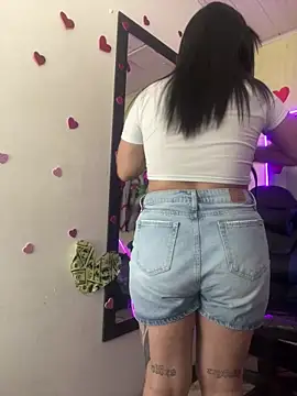 Snapshot of _luna_torres chatting on June 12, 2026, 2:05 pm luna torres online show from June 12, 2026, 2:05 pm