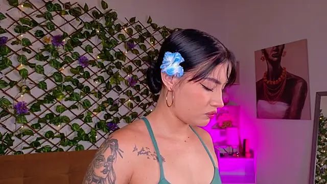 melody cute10 online show from April 23, 2026, 1:24 pm