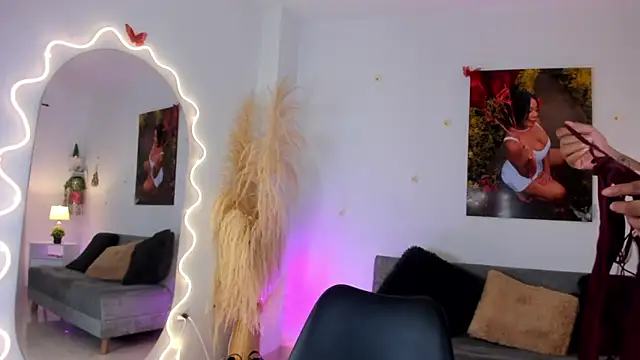 chantall smith online show from November 17, 2025, 12:11 pm