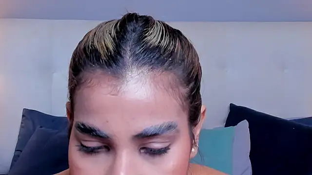 SaraaJhonsonn online show from February 11, 2025, 3:18 pm